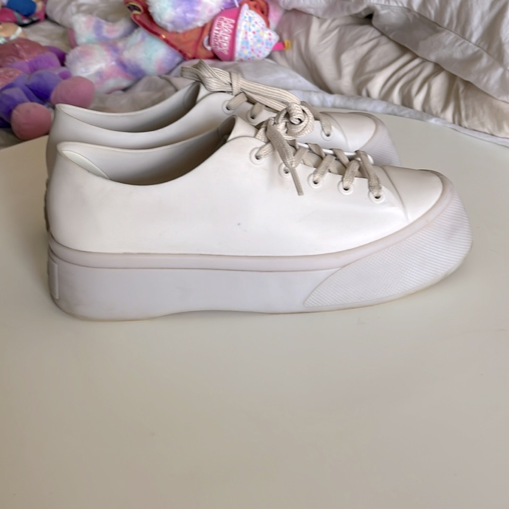 Melissa sneakers size 8 bone color.